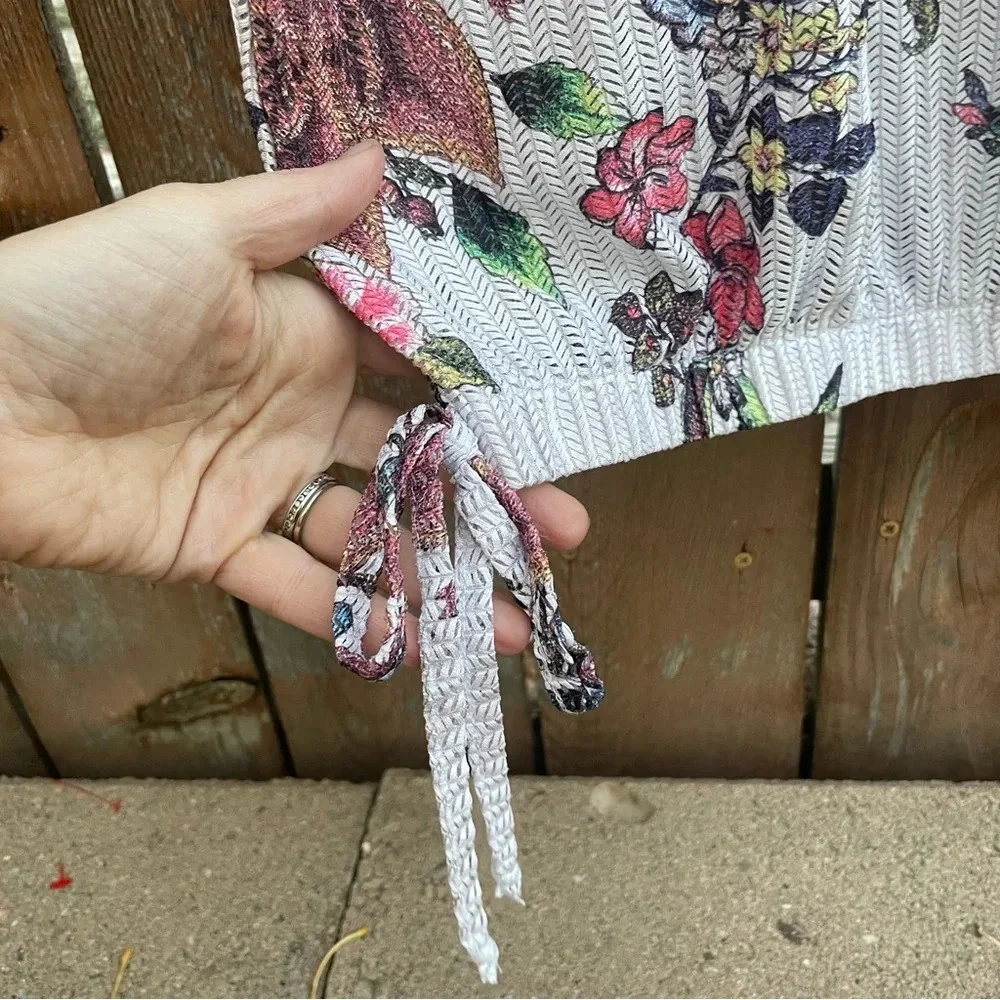 CHARLIE Women’s Pink Cream‎ Floral Loose Fit Floral Cap Sleeve Size Medium - Picture 4 of 8